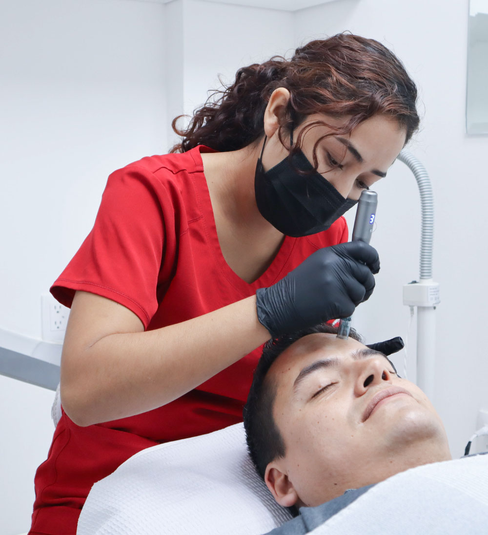 Mecroneedling Dermapen Facial